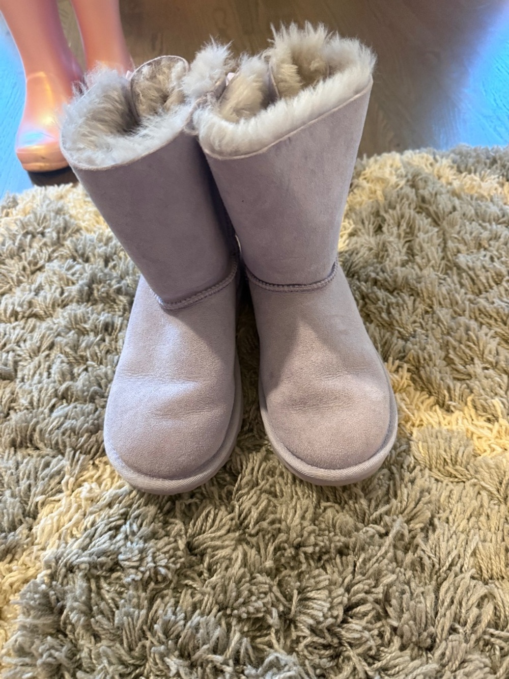 Lavender Uggs size 4 kids